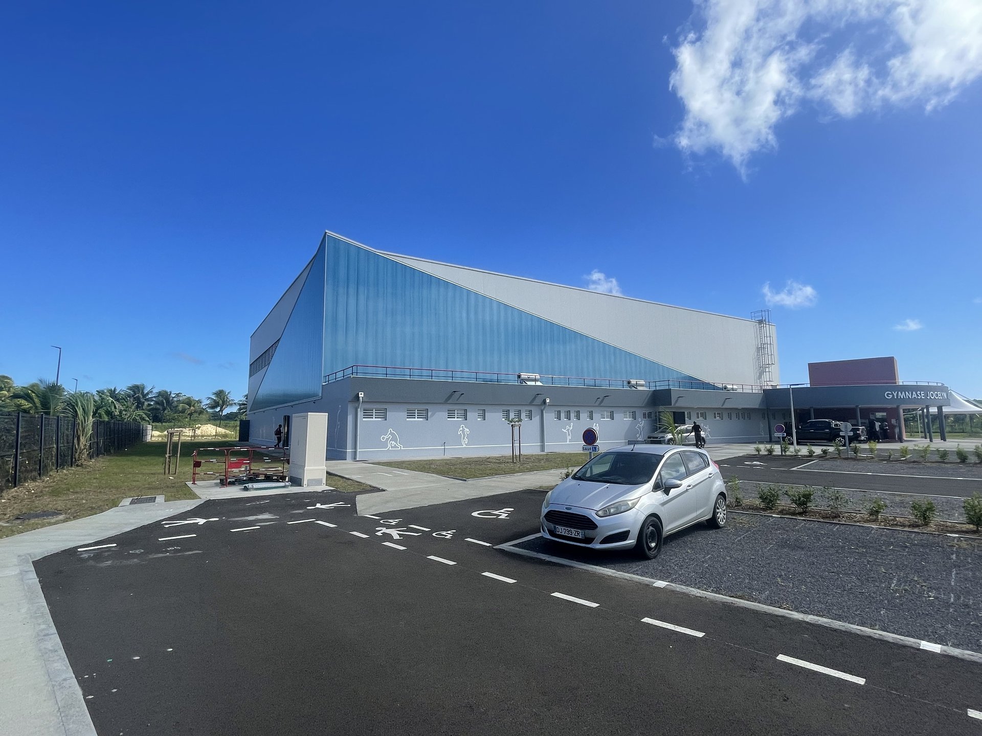 Gymnase Jocelyn Angloma — Richeval, Morne-à-l'Eau, livré 2024